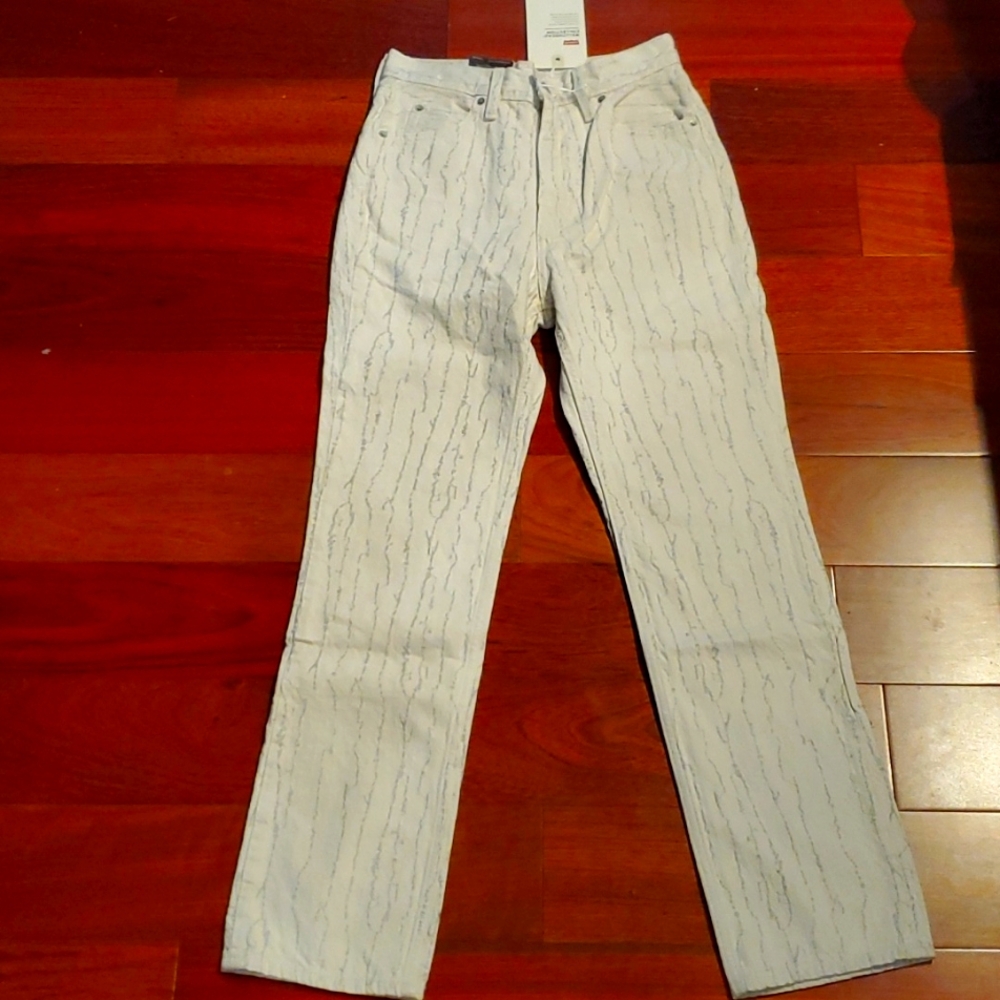 NWT Levis 70s Slim Straight Cream color jeans with grey pattern
